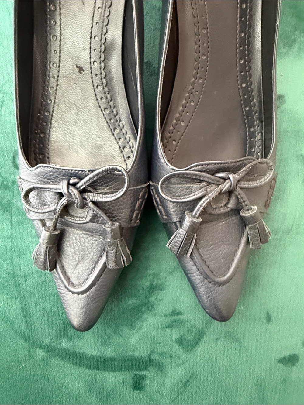 Brooks Brothers 324 Navy Blue Leather Pointed-Toe Wood Kitten Heels with Tassel - Picture 10 of 10
